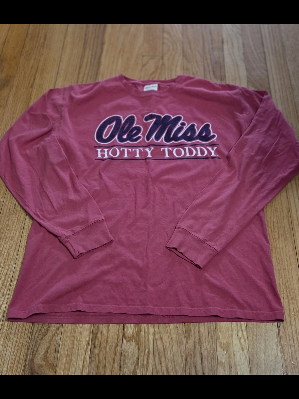 Mississippi Red Long Sleeve Tee in Navy & White Ole Miss Logo EUC Size M